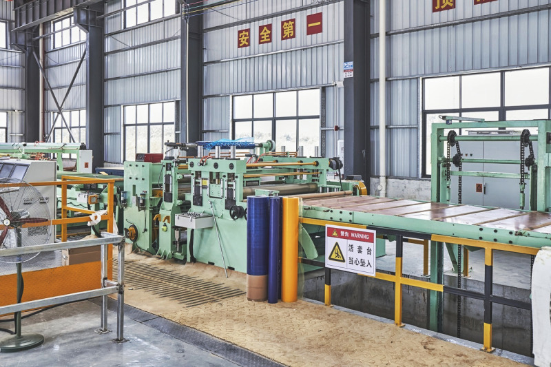 整平活套台+侧导位+夹送定尺机+贴膜机